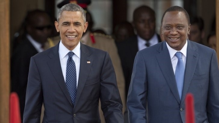 US President Barack Obama is welcomed by Kenya's President Uhuru Kenyatta, image by AP via BBC