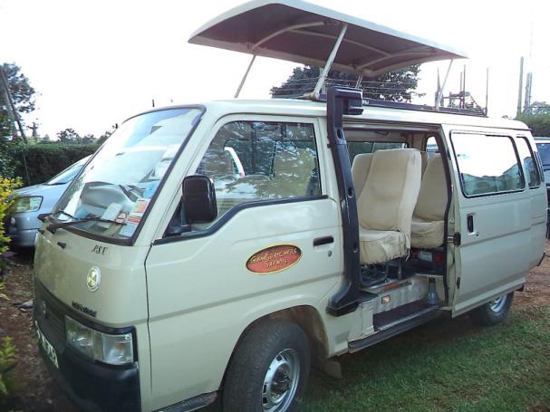 Safari Minivan for Road Safaris
