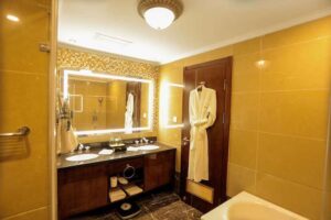 Golden Tulip Hotel Executive Bathroom