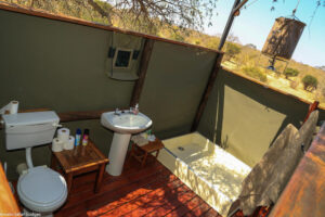 Jozibaninini Camp Guest Bathroom